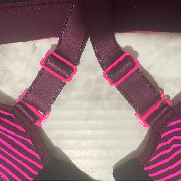Lululemon Ta Ta Tamer II Running Bra Striped Plum / Black Sz 34C - Picture 2 of 6